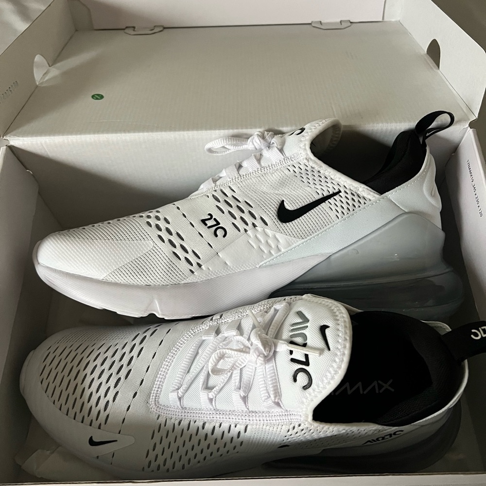 Nike Air Max 270 white/black men’s shoes. Size 11.5